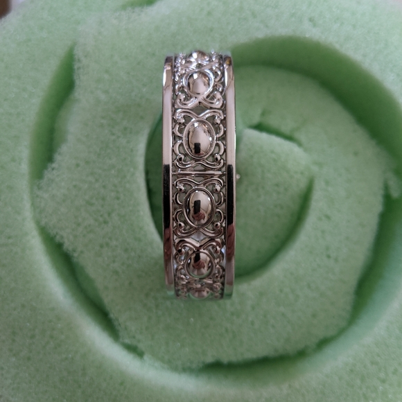 Beautiful Watch - Picture 4 of 9